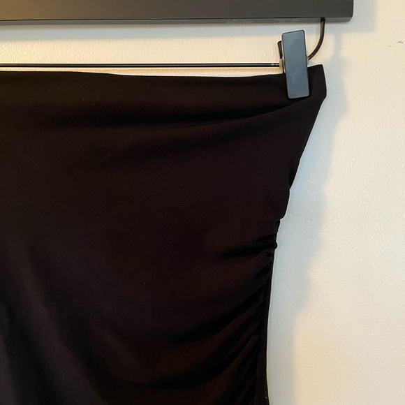 Stretch tube  dress with ruffles at the bottom - Picture 3 of 6